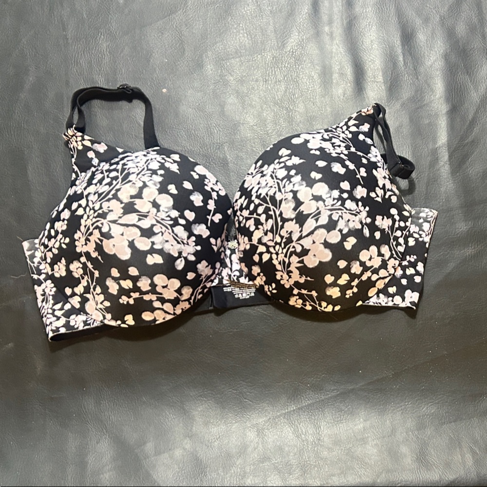 La Vie En Rose Black and Pink Floral Bra. Sleekback. 40DD